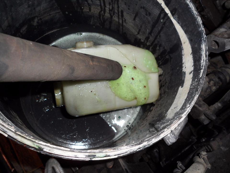Слив промывочной жидкости при промывки печки без снятия